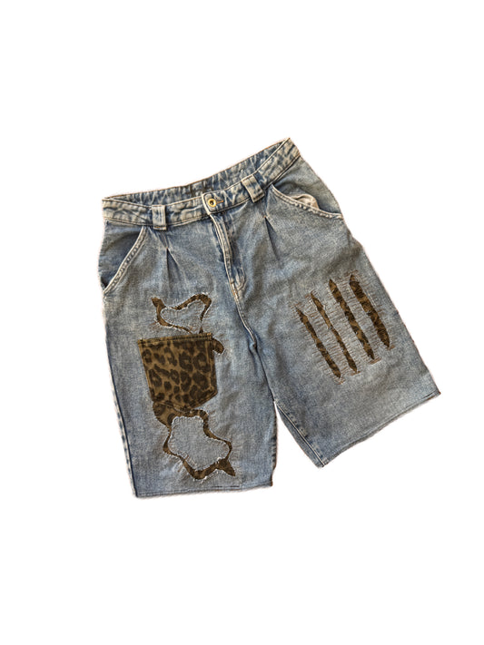 Upcycled Leo denim shorts (W)